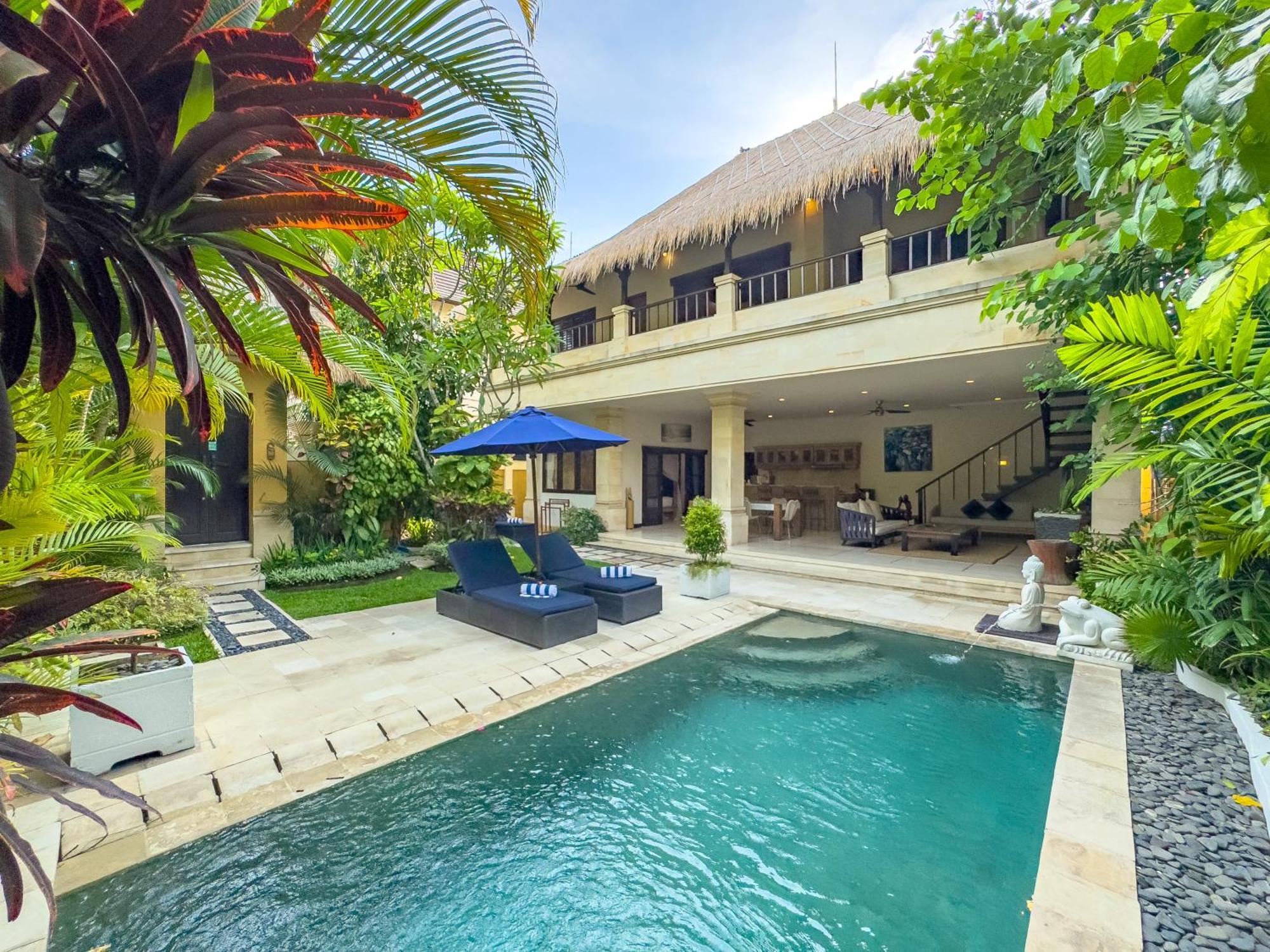 Villa Bugis Kayu Aya Seminyak Экстерьер фото
