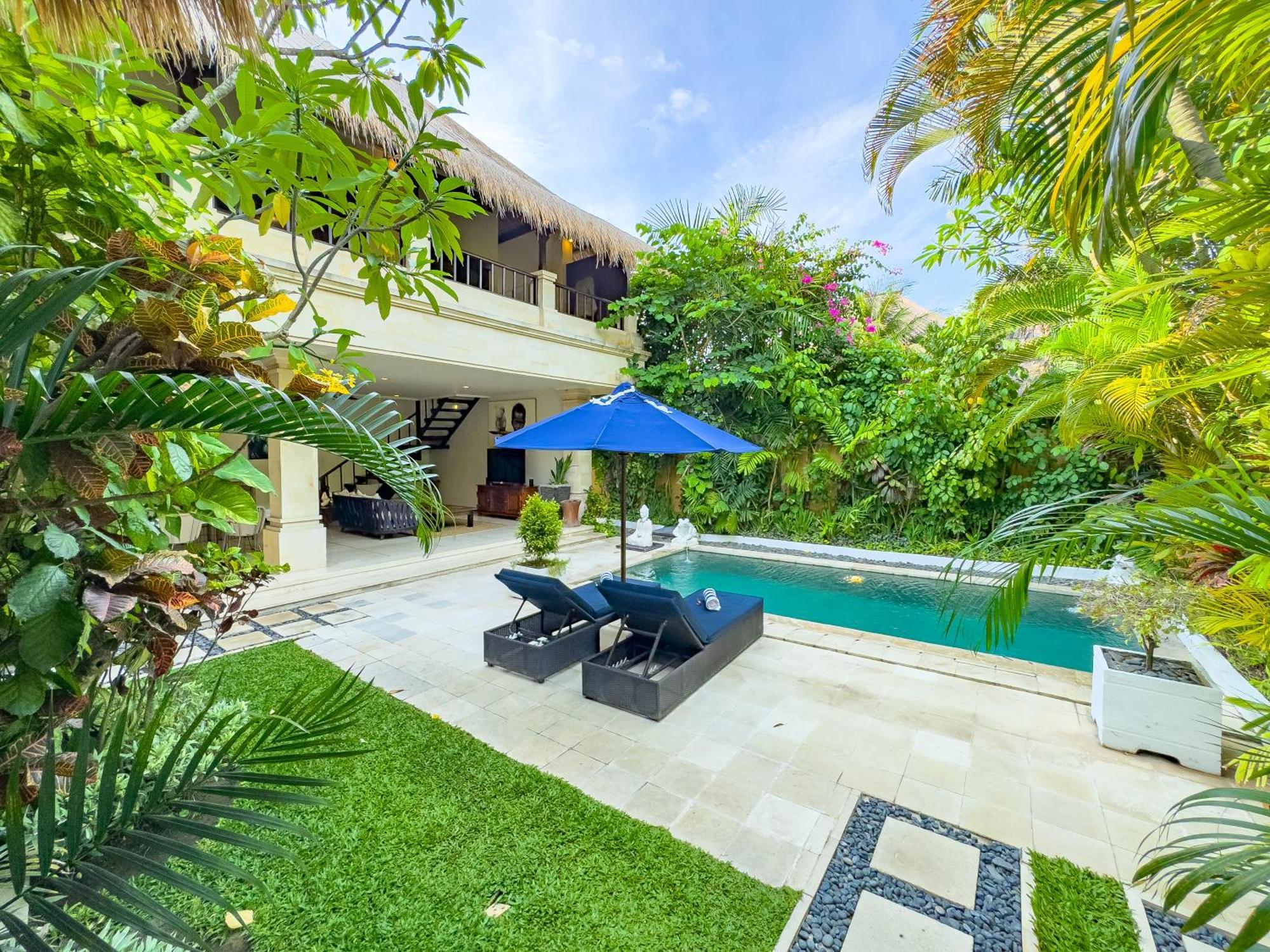 Villa Bugis Kayu Aya Seminyak Экстерьер фото